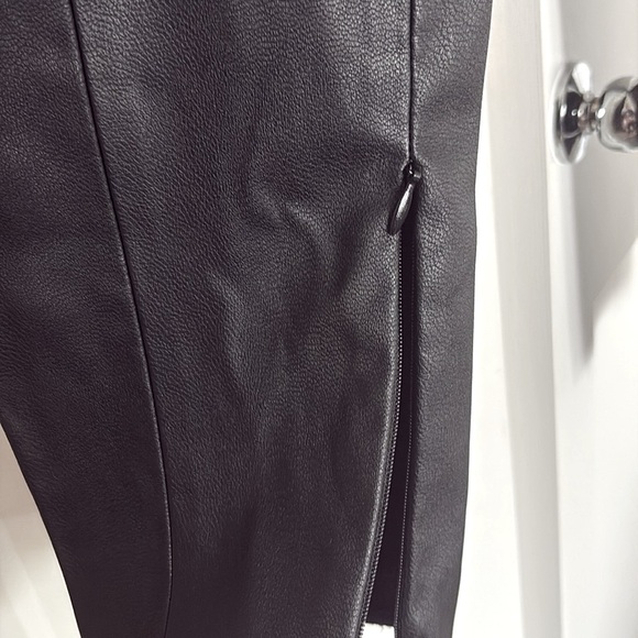 EUC [Zara] Moto Faux Leather Skinny High Rise Tapered Ankle Zip Pants Women’s L - Picture 11 of 14